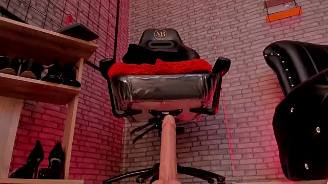 XXX chat uživo modela roxxy_white