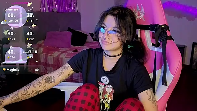 larah_uwu Live XXX-chat