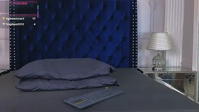 XXX chat uživo modela CharlesBrown_