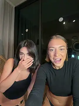 italianPassion Adlı Modelin Canlı XXX Sohbeti