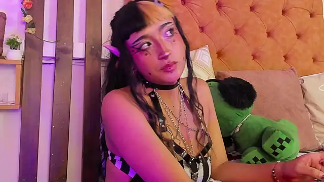 MeowMota_ live XXX chat