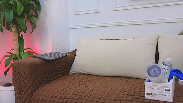 دردشة Naim_Bennetsex الجنسية المباشرة