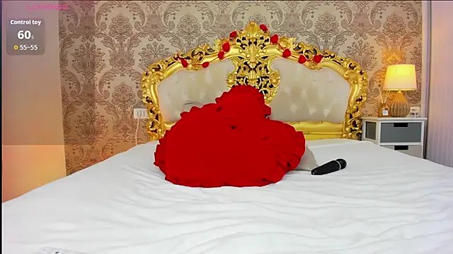 JulieBigAssx: онлайн-секс-чат