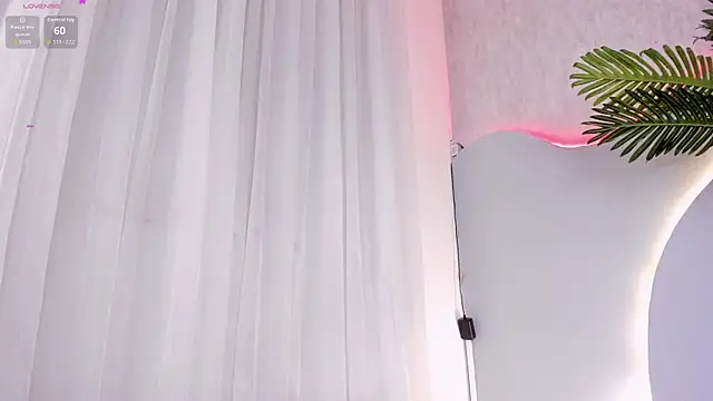 XXX chat uživo modela CannelaSmith