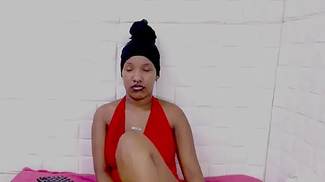 Chat +18 de EroticSexyPrada ao vivo