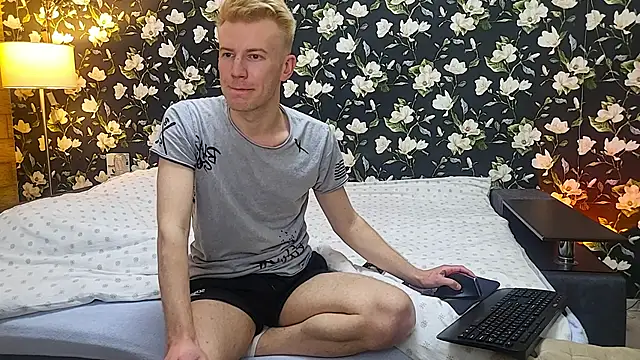 Vuitton's Live XXX Chat