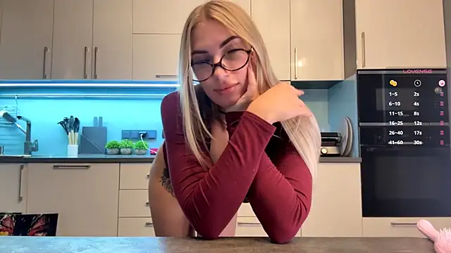 SoftnessMila live XXX chat