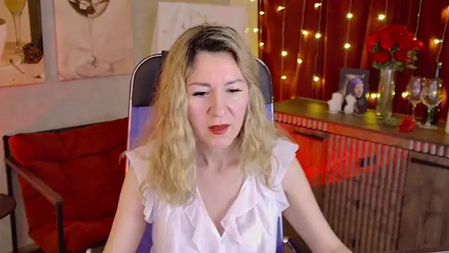 دردشة DonnaSmitth الجنسية المباشرة