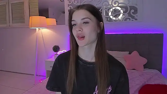 Chat +18 de LuisaClover ao vivo