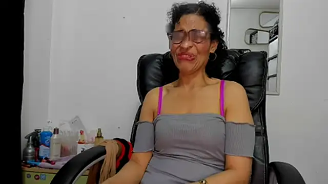 Aries_Mature's Webcam Show