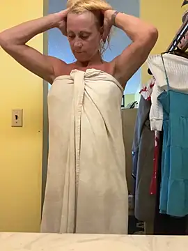 แชท XXX สดของ TiffaneyLove