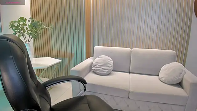 AbbyDalton Adlı Modelin Canlı XXX Sohbeti