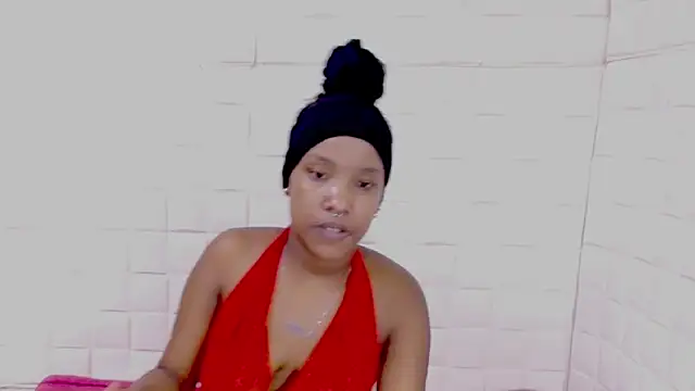 EroticSexyPrada 即時 XXX 聊天