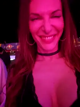 Chatroom XXX en direct de Luna_Kitanna