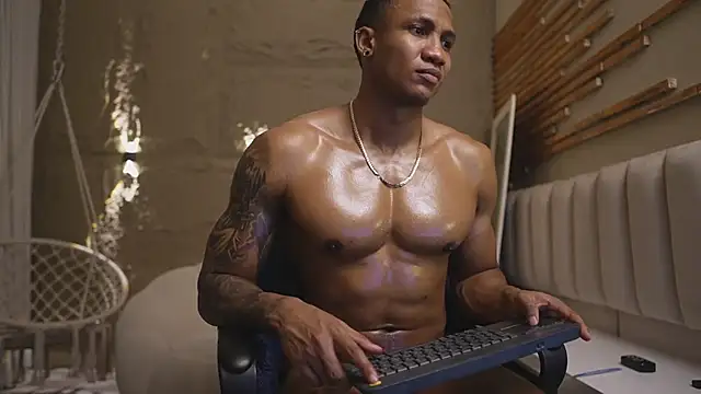 Logan_Varela 即時 XXX 聊天