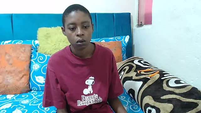 SweetSlenderChoc's Webcam Show