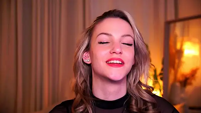 FieryFelinee webcam show