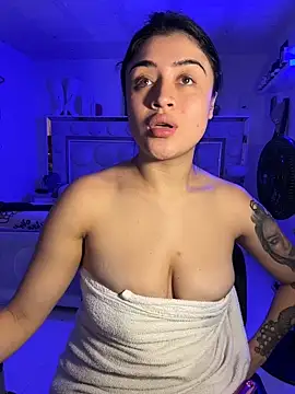 lucianaroy – Naživo XXX chat