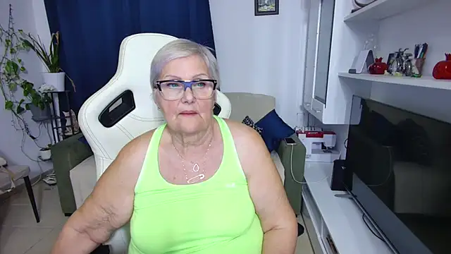 Selenna57 即時 XXX 聊天