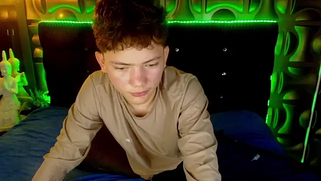 cruz_dante élő XXX-chatje