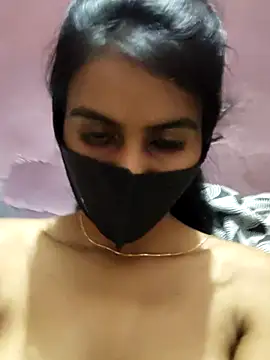 Thaper_Meera2: διαδικτυακό σόου στην κάμερα