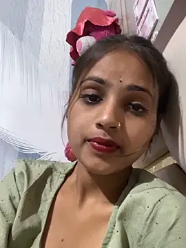 Naina11100 Adlı Modelin Canlı XXX Sohbeti