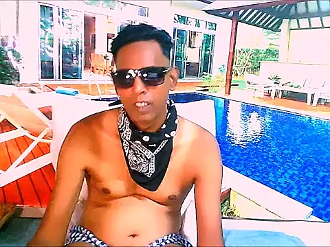 IndianHunk01のライブXXXチャット