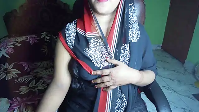 BengaliQueenStarn Live XXX chat