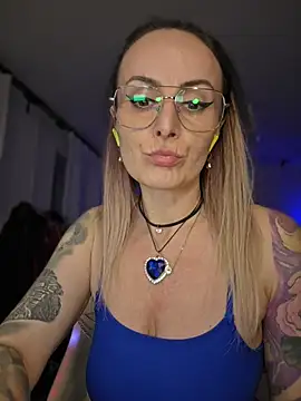 AnnaMaria- Chat XXX live