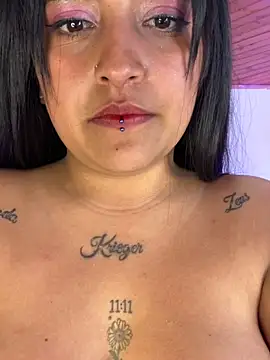 XXX chat uživo modela Annie_Alicee