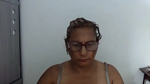 charrysexy1: онлайн-секс-чат