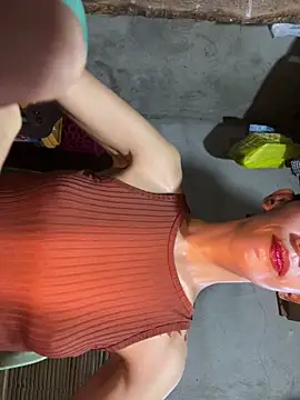 LoveRUBY143 Show in webcam