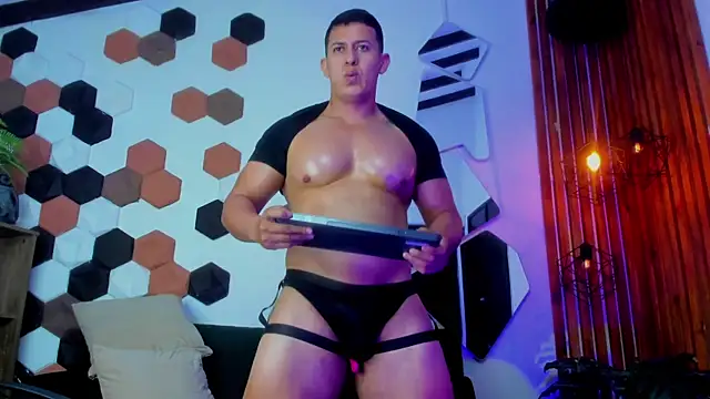 Chatroom XXX en direct de RomanCroft