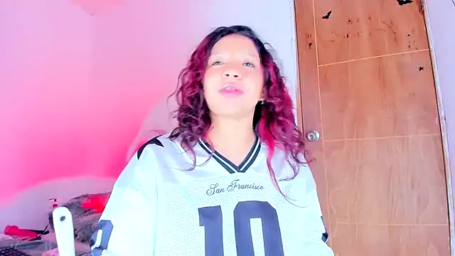 Emily_Coper18 Live XXX Chat