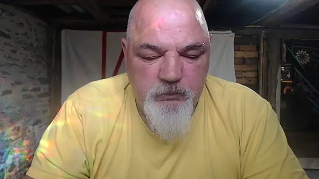 Newfiesausage1972 Adlı Modelin Web Kamerası Şovu