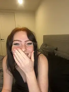 MiraVoss18 élő XXX-chatje