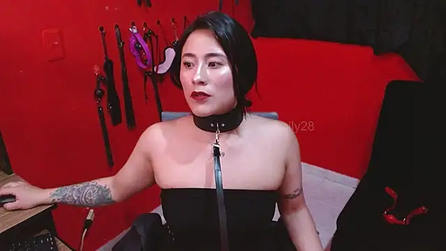 Emily_Slave28's Live XXX Chat