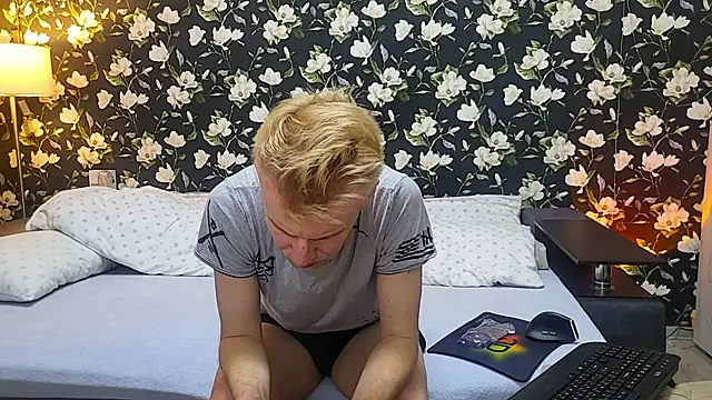 Vuitton 即時 XXX 聊天