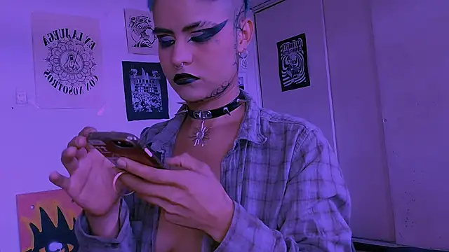 alex_one888n Live XXX chat