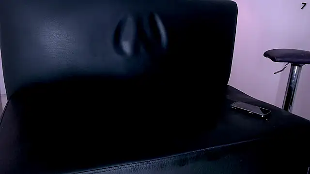 Pokazy przed kamerką – Kenneth_Drake