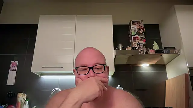 theitalianbear's Live XXX Chat