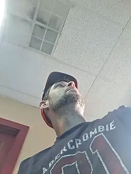 Chatroom XXX en direct de ROCKHARDDADDY86