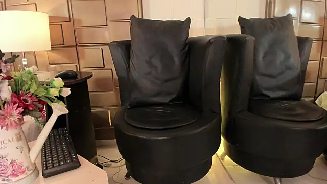 NaomyRivera live XXX chat