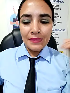 MAYE__13 Adlı Modelin Canlı XXX Sohbeti