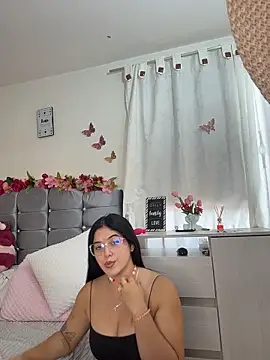 Isabella_Roses_ Live XXX Chat