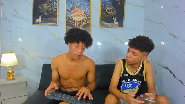 Chatroom XXX en direct de Spicy_guys