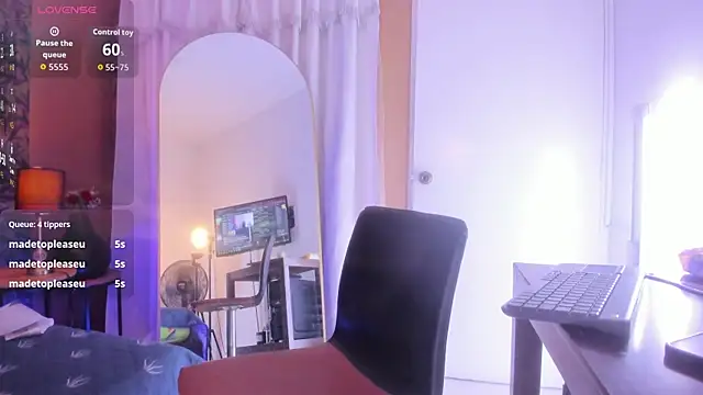 megan_alのウェブカメラショー