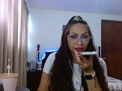 AloLovely_'s Live XXX Chat