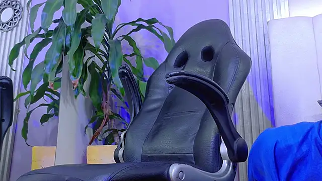 aliisonn_cooper Show in webcam