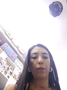 Chat +18 de LunaZambrano ao vivo